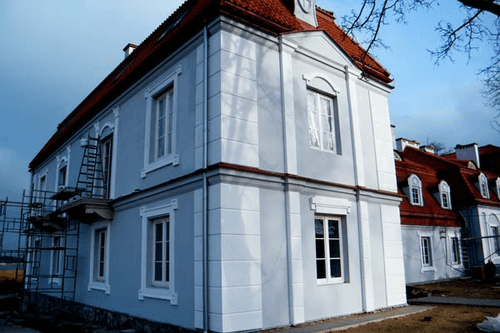 Rosaces de Plafond : L'Element Decoratif Oublie qui Transforme une Piece